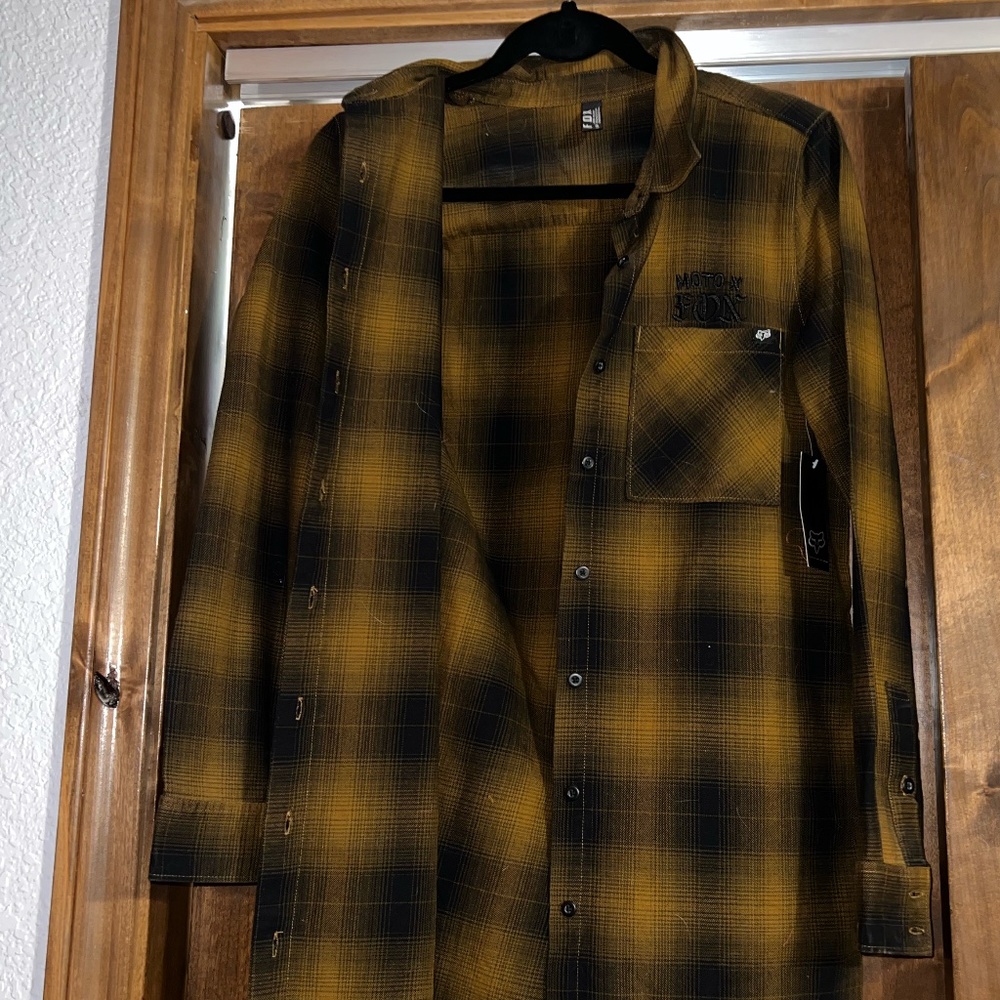 Moto-Fox Button Up